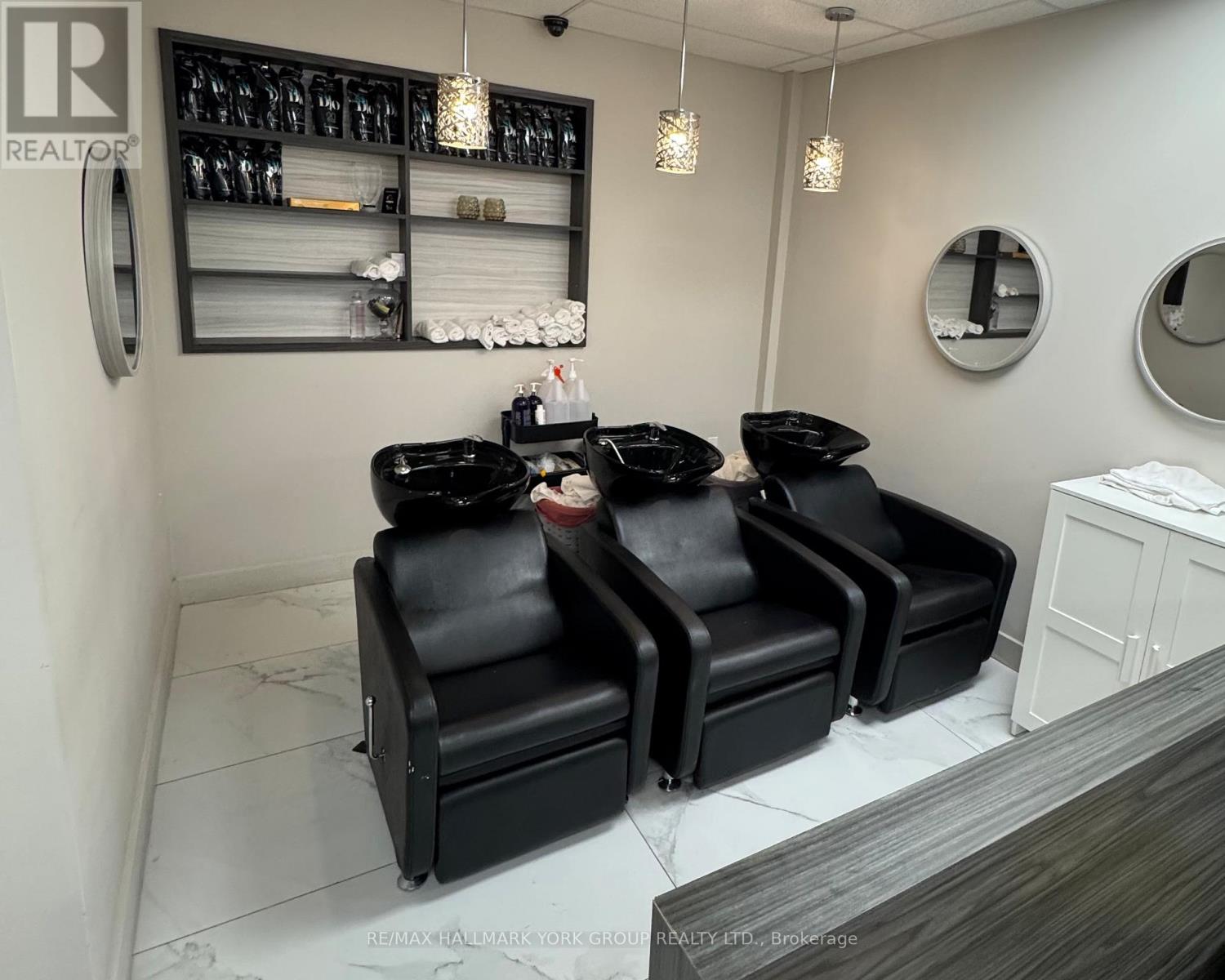 #3-Chair - 6166 Yonge Street, Toronto, Ontario  M2M 3X1 - Photo 2 - C13003942