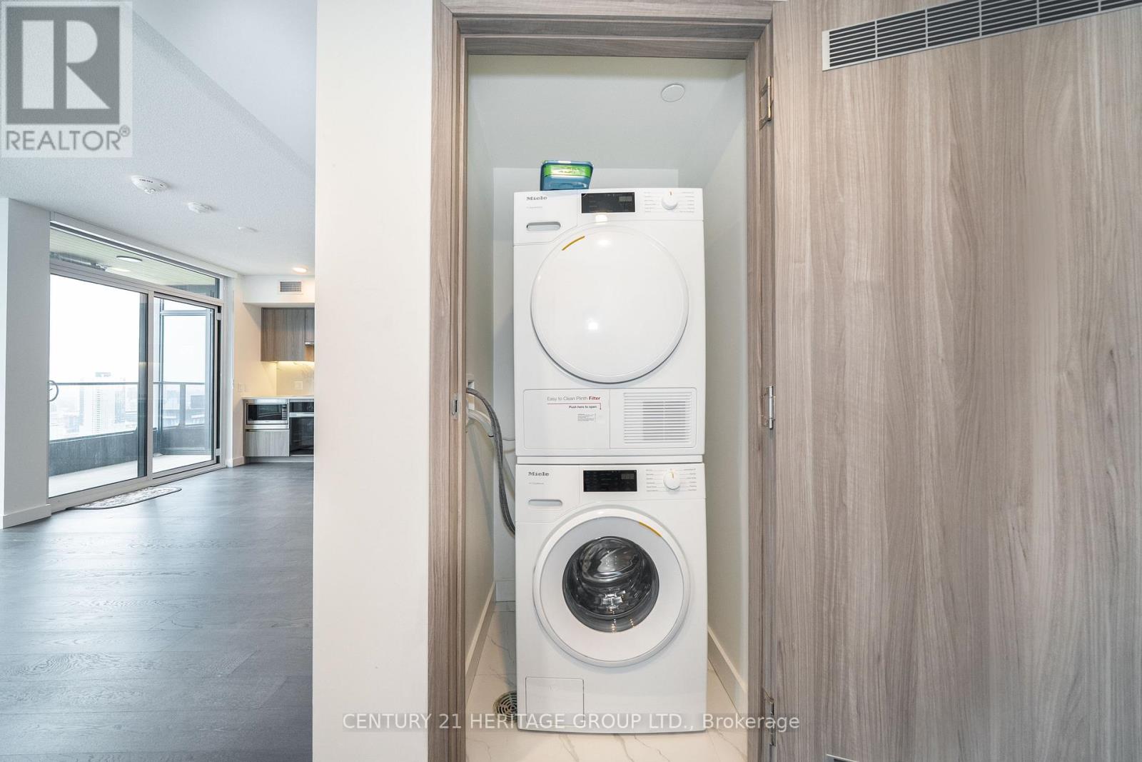 6501 - 1 Concord Cityplace Way, Toronto, Ontario  M5V 0X3 - Photo 15 - C13003974