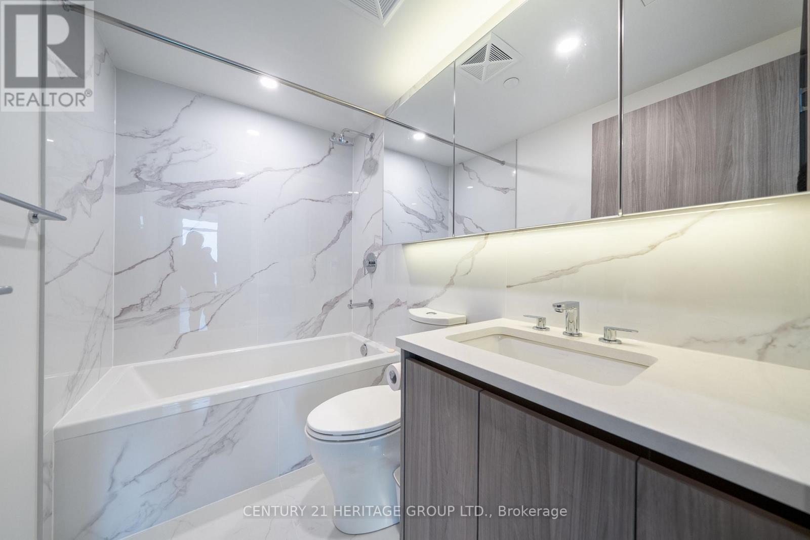 6501 - 1 Concord Cityplace Way, Toronto, Ontario  M5V 0X3 - Photo 9 - C13003974