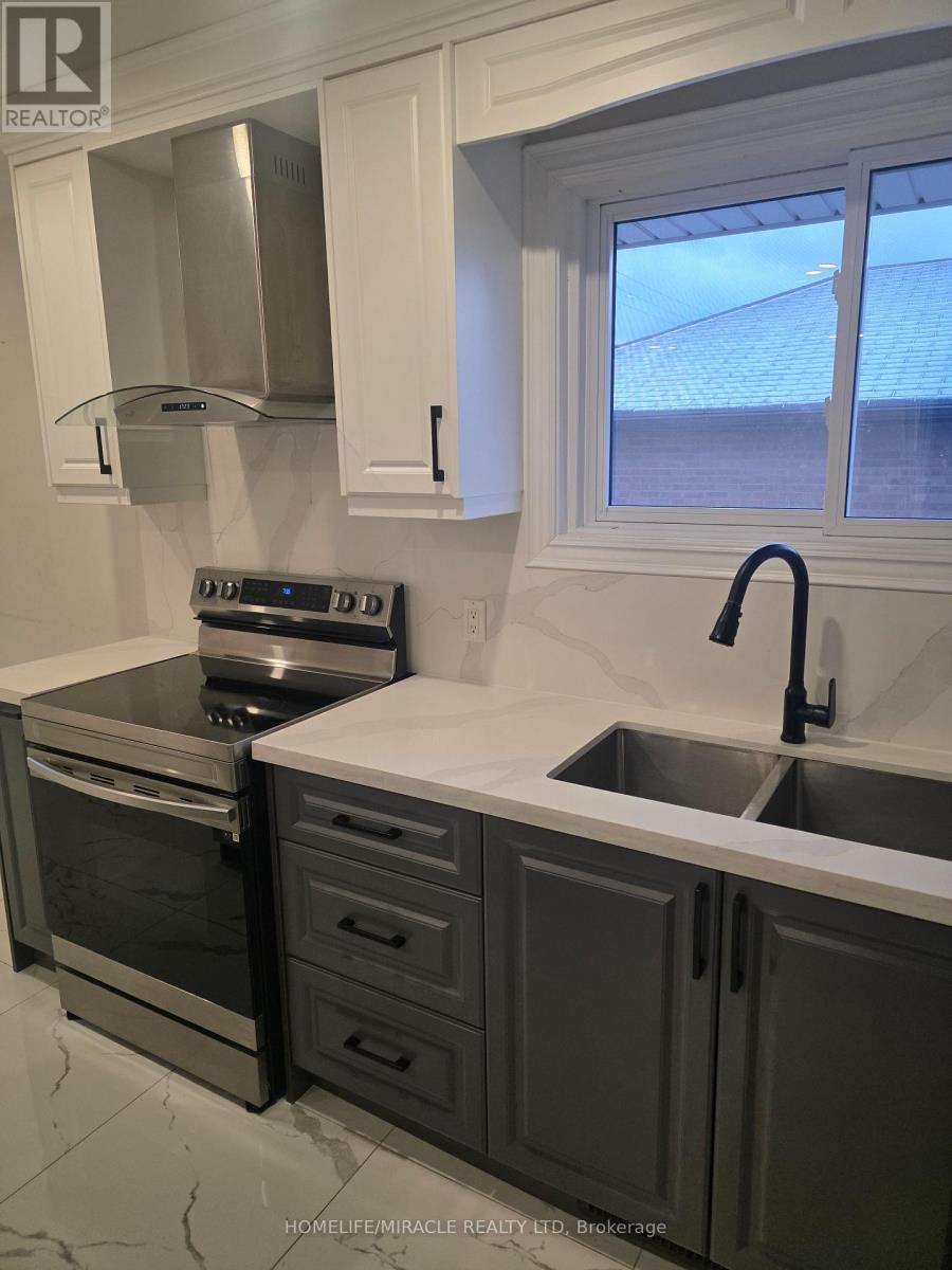 134 Keewatin Street S, Oshawa, Ontario  L1H 6Z3 - Photo 9 - E13003824