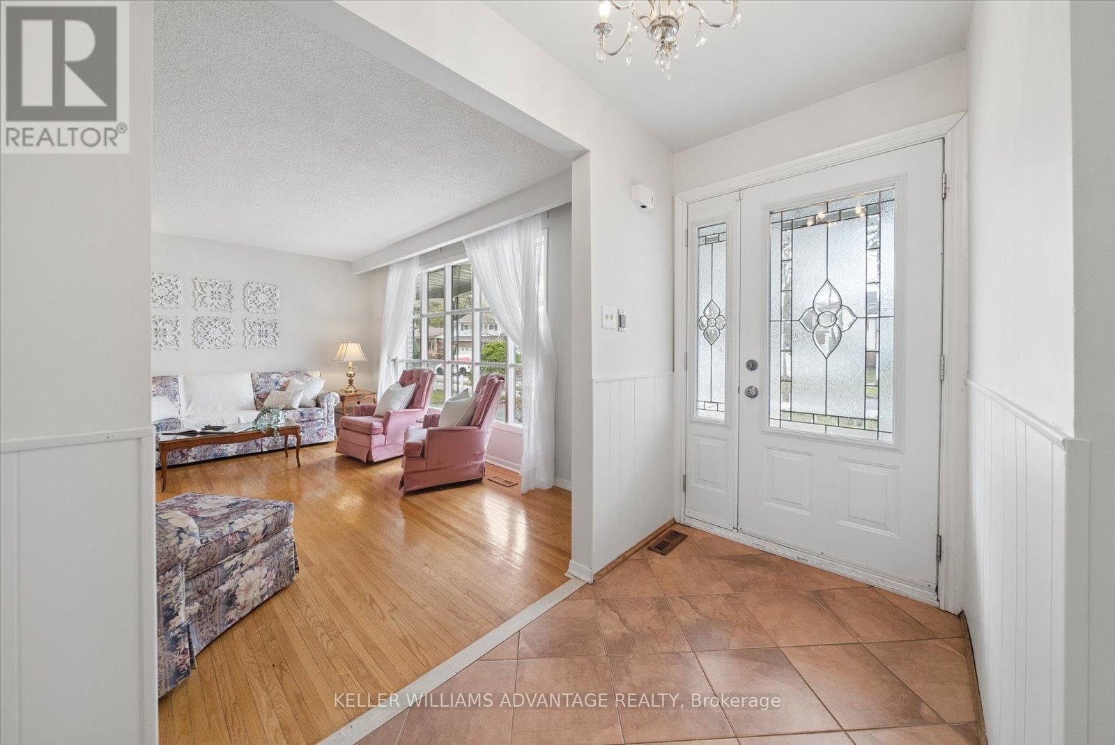 29 Paulander Avenue, Toronto, Ontario  M1C 1W5 - Photo 3 - E13003980