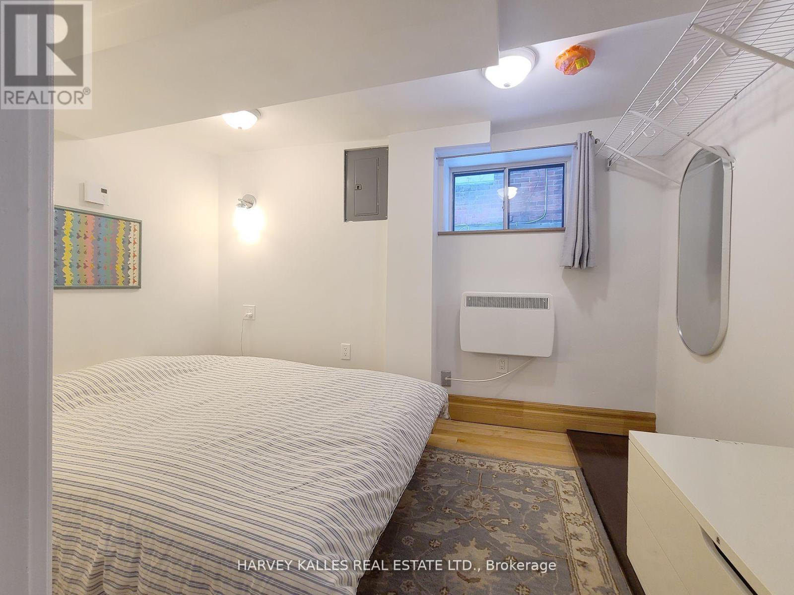 5 - 27 Hiawatha Road, Toronto, Ontario  M4L 2X7 - Photo 11 - E13004000