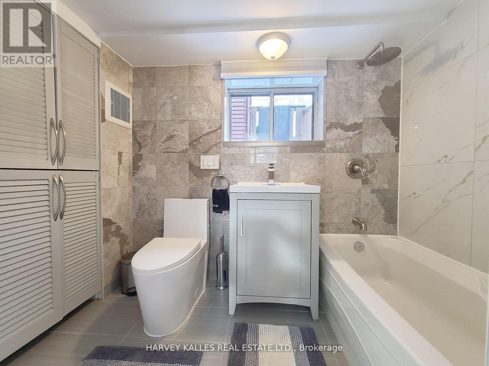 5 - 27 Hiawatha Road, Toronto, Ontario  M4L 2X7 - Photo 12 - E13004000