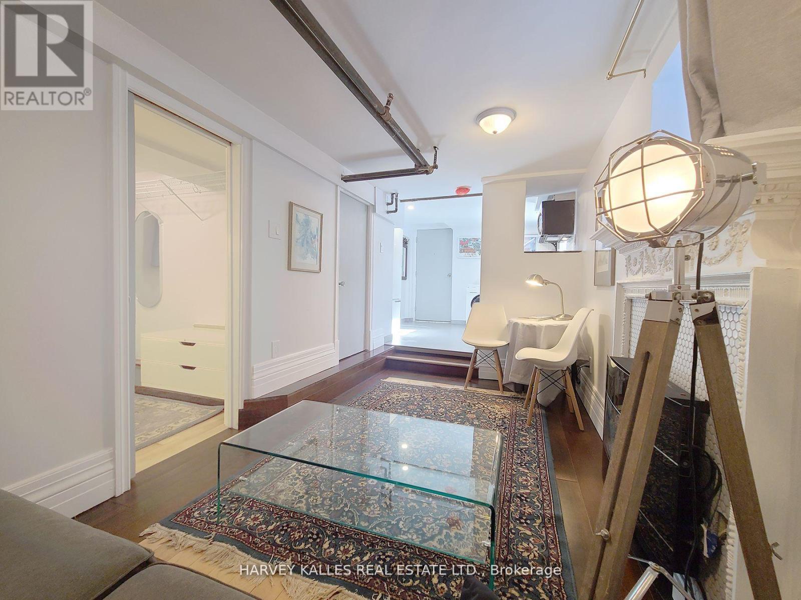 5 - 27 Hiawatha Road, Toronto, Ontario  M4L 2X7 - Photo 3 - E13004000