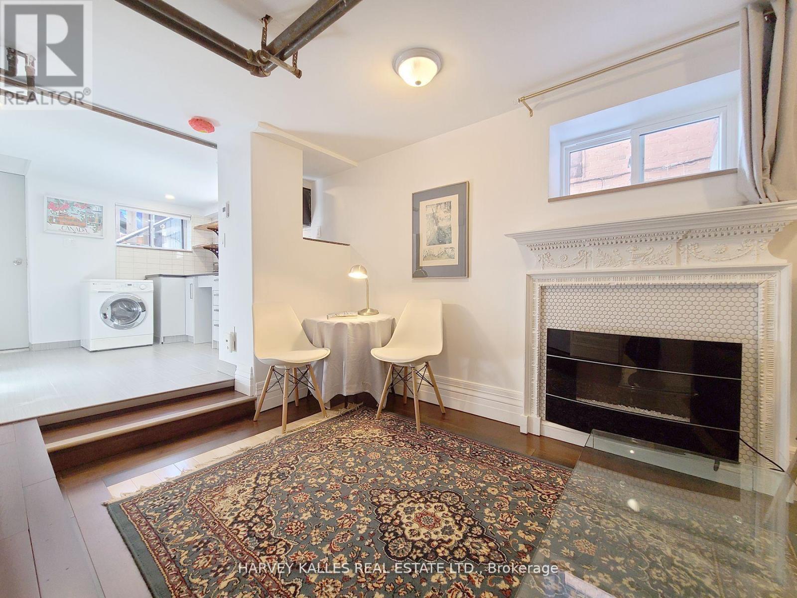 5 - 27 Hiawatha Road, Toronto, Ontario  M4L 2X7 - Photo 4 - E13004000