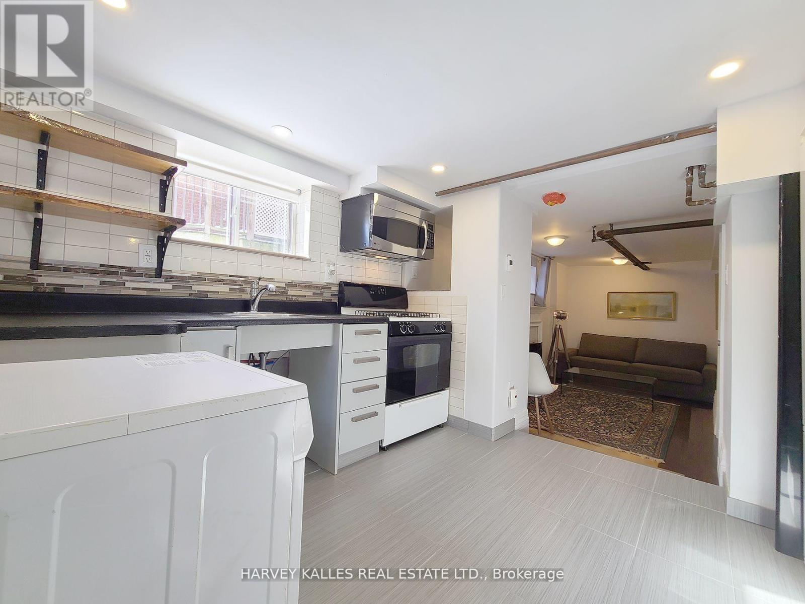 5 - 27 Hiawatha Road, Toronto, Ontario  M4L 2X7 - Photo 6 - E13004000