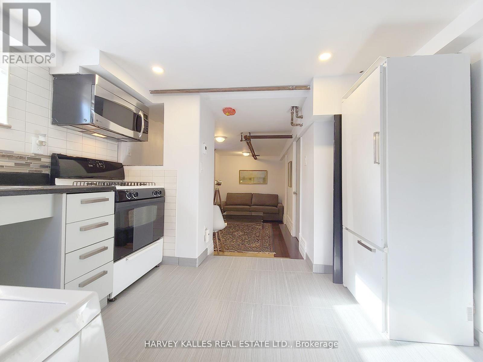 5 - 27 Hiawatha Road, Toronto, Ontario  M4L 2X7 - Photo 7 - E13004000