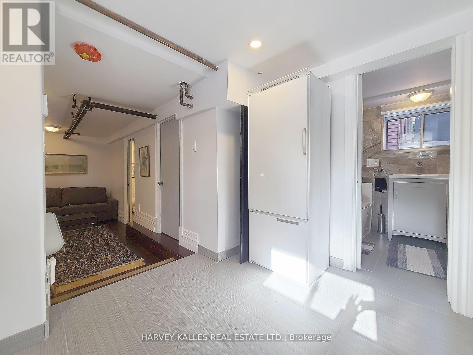 5 - 27 Hiawatha Road, Toronto, Ontario  M4L 2X7 - Photo 8 - E13004000