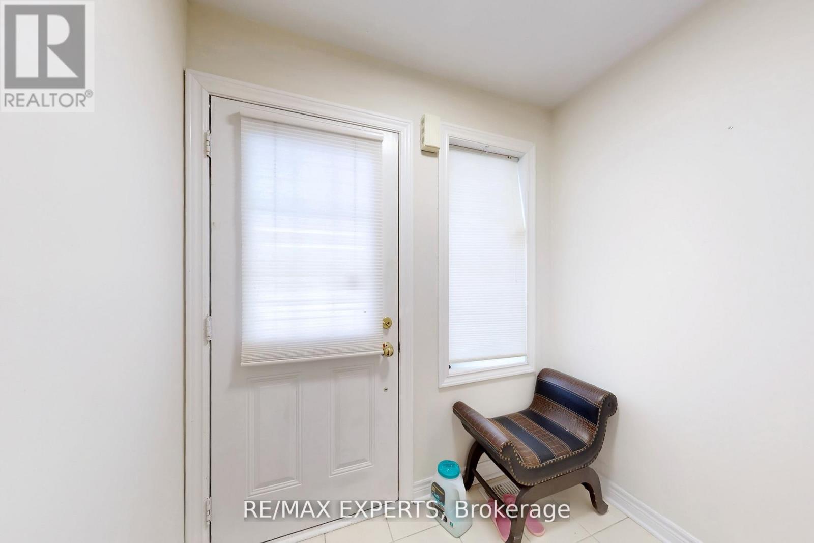 14 Snowy Owl Way, Toronto, Ontario  M1X 0B4 - Photo 2 - E13004004