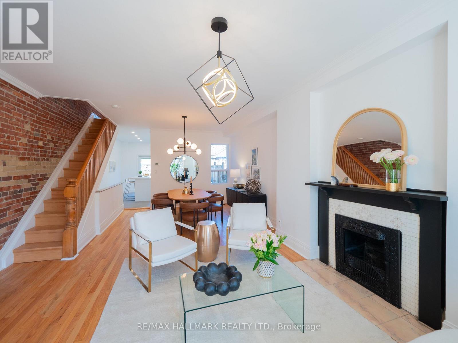 26 Sparkhall Avenue, Toronto, Ontario  M4K 1G5 - Photo 11 - E13004030