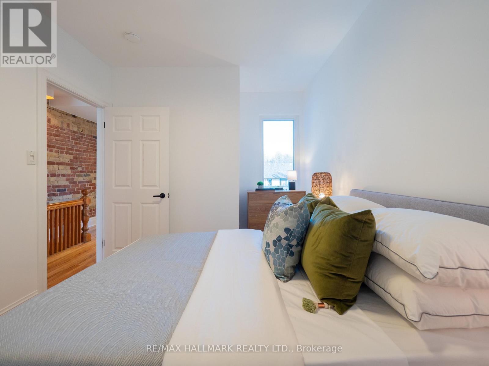 26 Sparkhall Avenue, Toronto, Ontario  M4K 1G5 - Photo 29 - E13004030