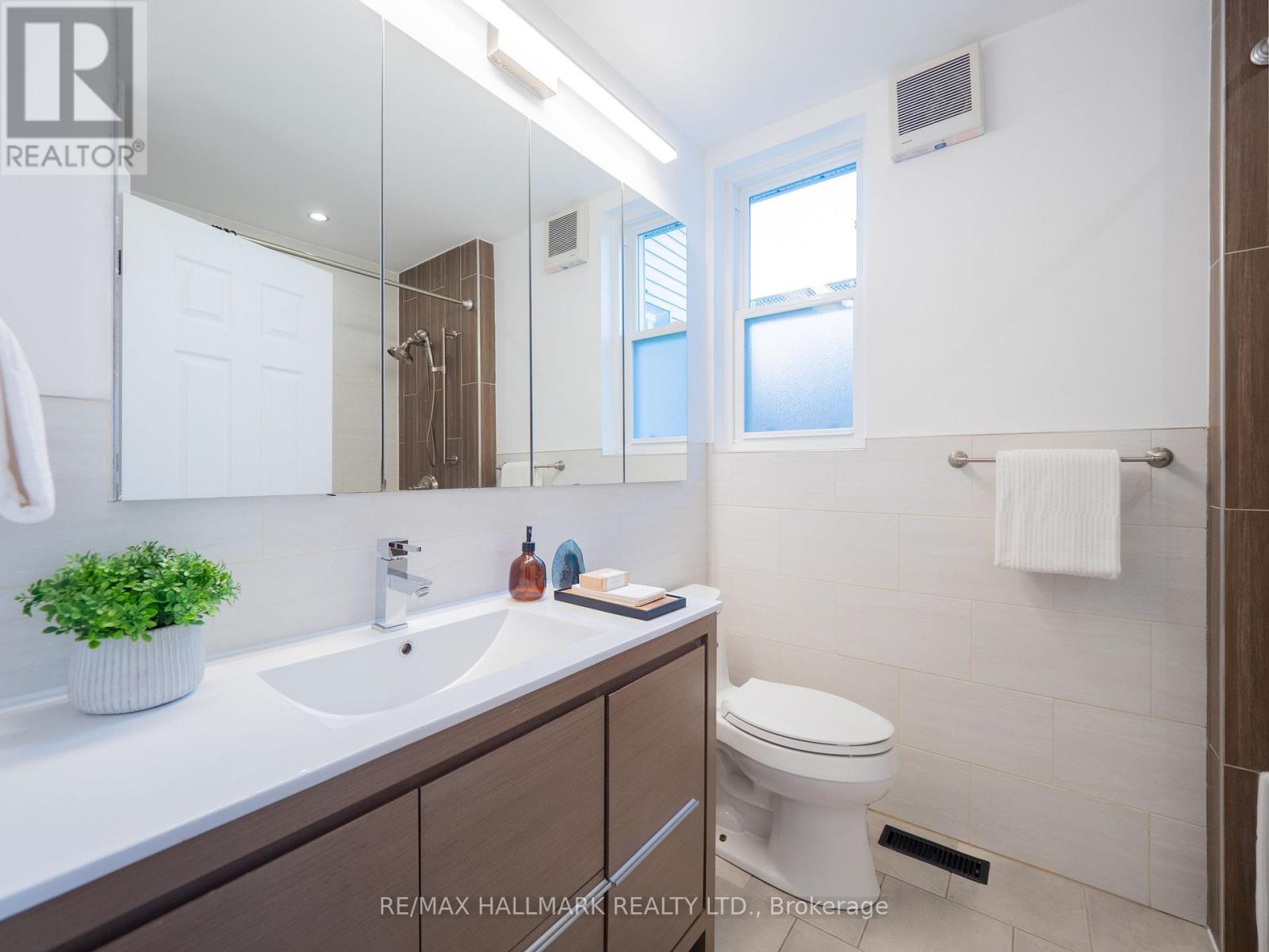 26 Sparkhall Avenue, Toronto, Ontario  M4K 1G5 - Photo 30 - E13004030