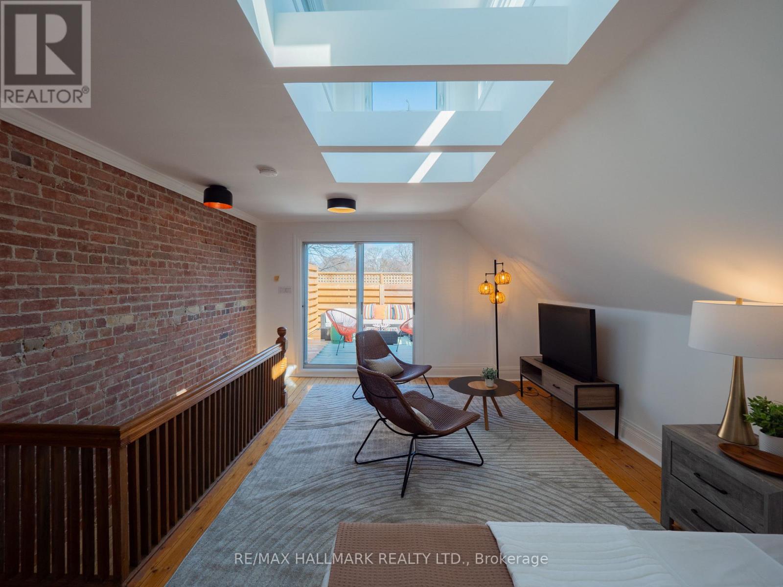 26 Sparkhall Avenue, Toronto, Ontario  M4K 1G5 - Photo 38 - E13004030