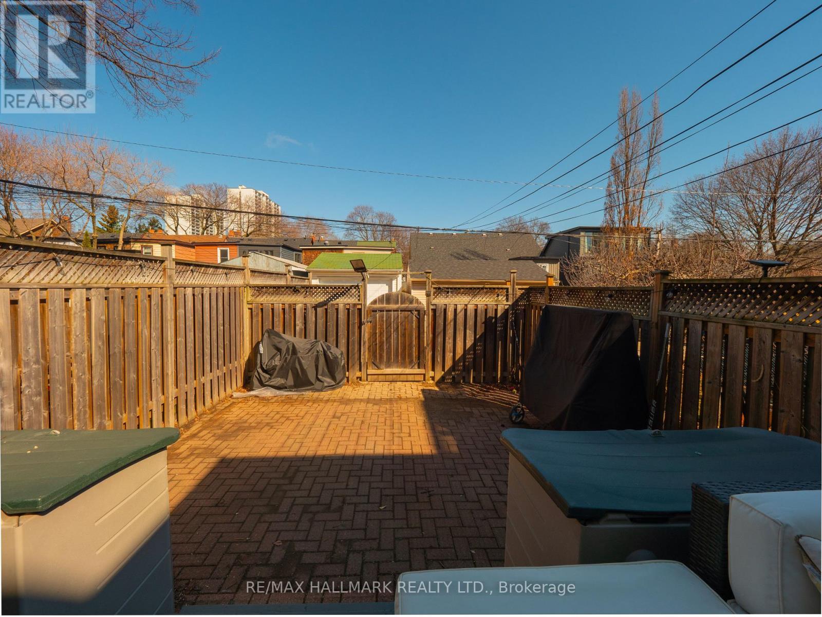 26 Sparkhall Avenue, Toronto, Ontario  M4K 1G5 - Photo 47 - E13004030