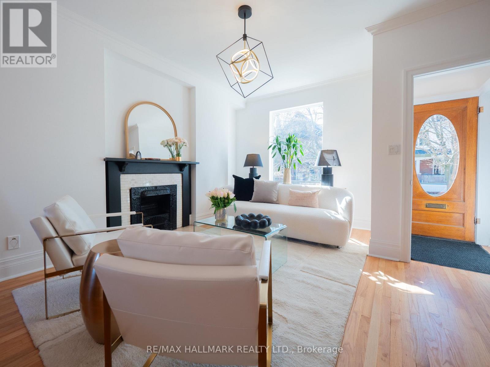 26 Sparkhall Avenue, Toronto, Ontario  M4K 1G5 - Photo 8 - E13004030