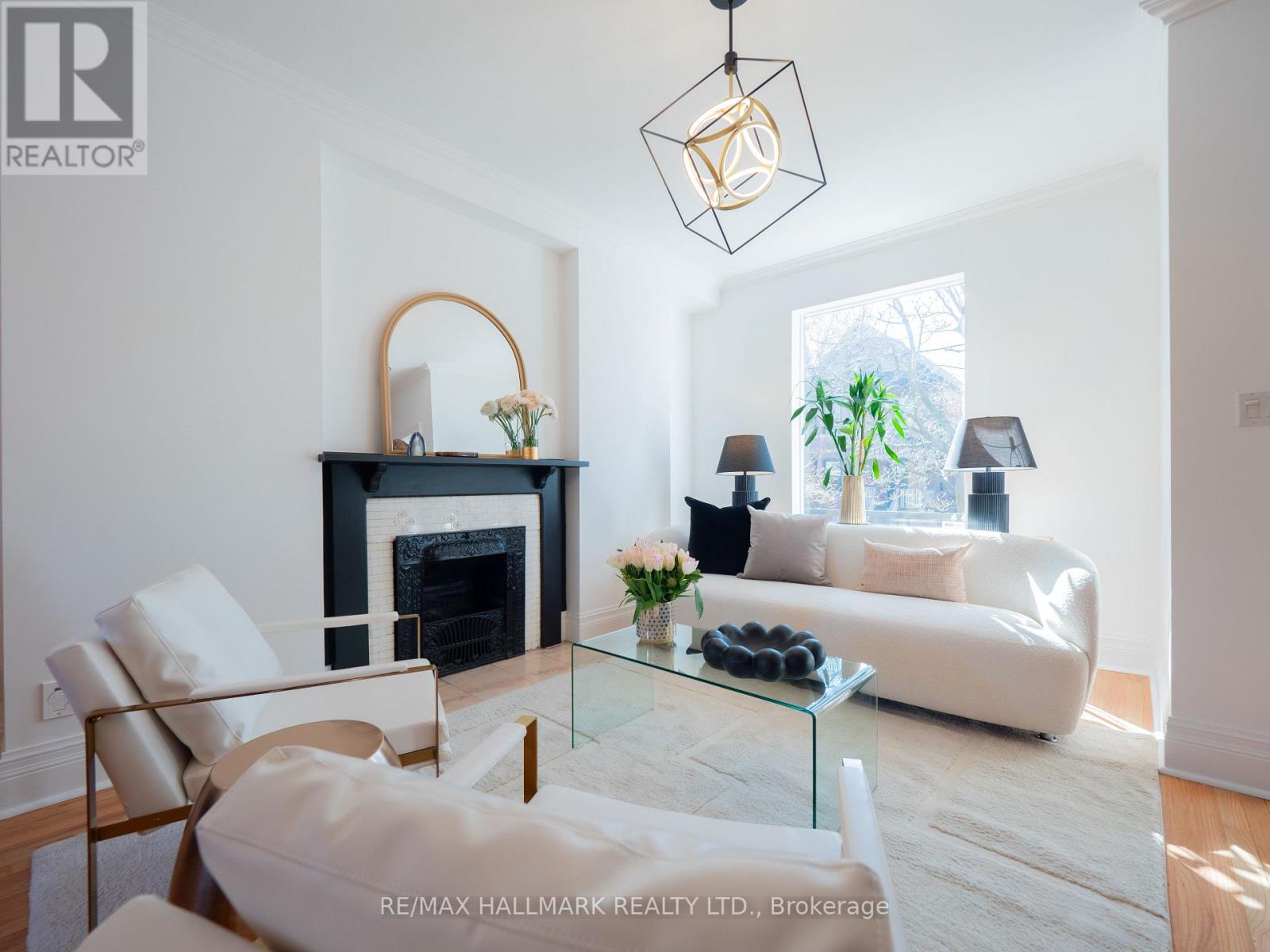 26 Sparkhall Avenue, Toronto, Ontario  M4K 1G5 - Photo 9 - E13004030