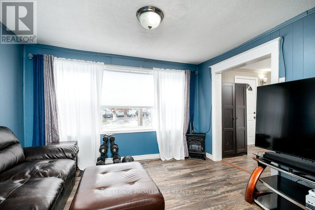 17 Meyers Street, Quinte West, Ontario  K8V 1W5 - Photo 12 - X13003560