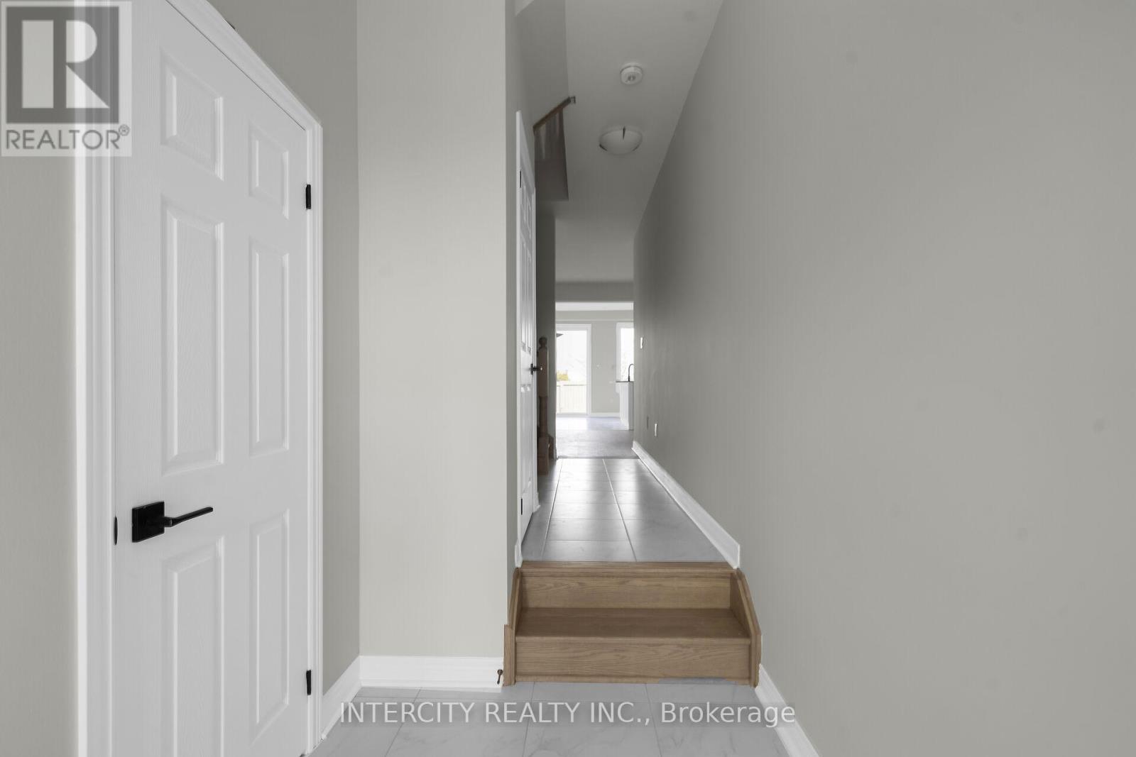 51 Johann Drive, Markham, Ontario  L3S 0G5 - Photo 4 - N13003952