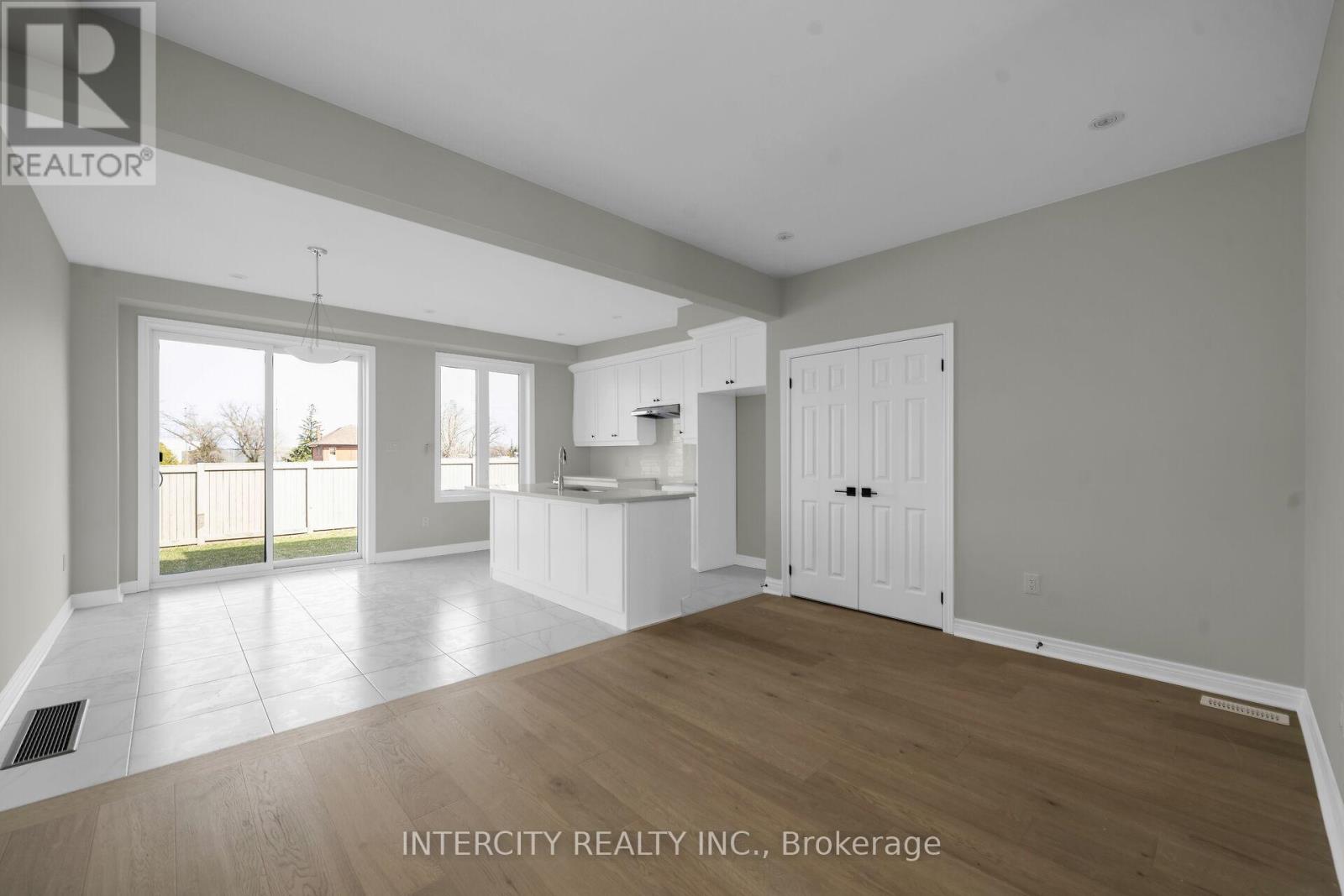 51 Johann Drive, Markham, Ontario  L3S 0G5 - Photo 5 - N13003952