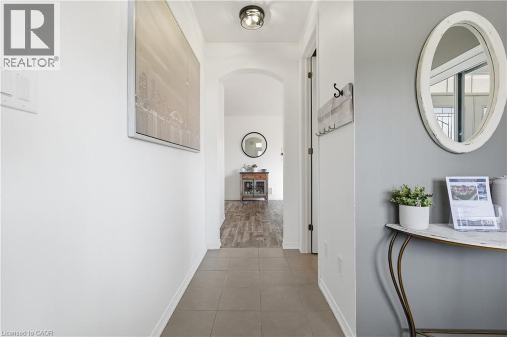 211 Odonnel Drive, Binbrook, Ontario  L0R 1C0 - Photo 4 - 40800990