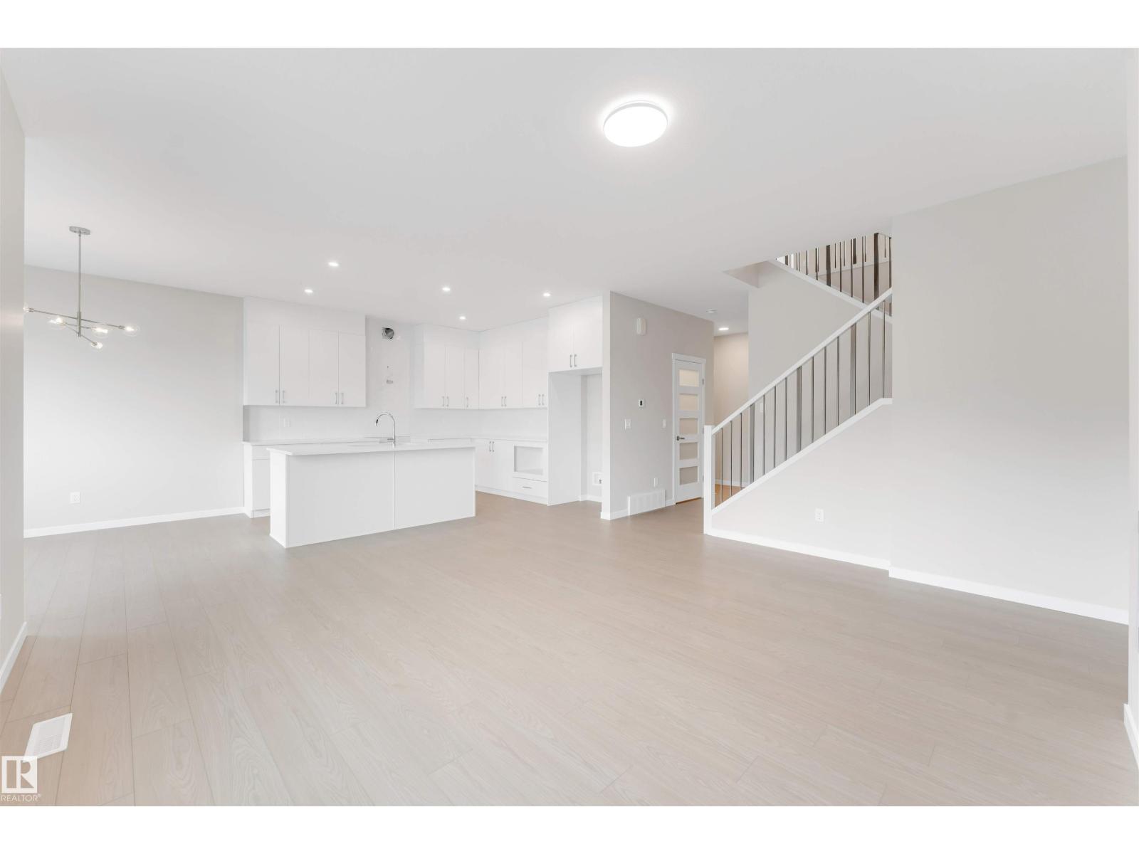 17839 7 St Ne, Edmonton, Alberta  T5Y 4K3 - Photo 11 - E4482443