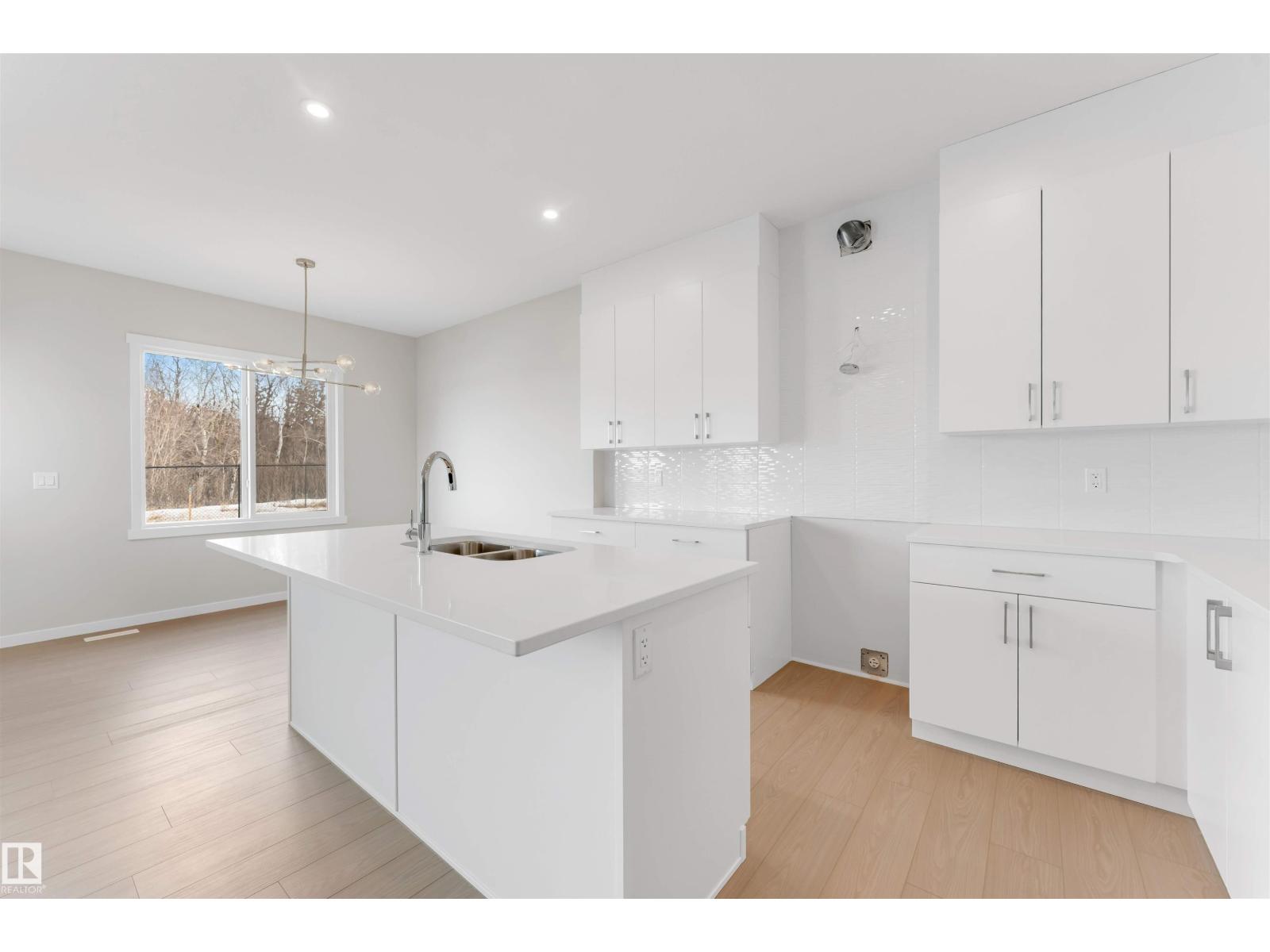 17839 7 St Ne, Edmonton, Alberta  T5Y 4K3 - Photo 4 - E4482443