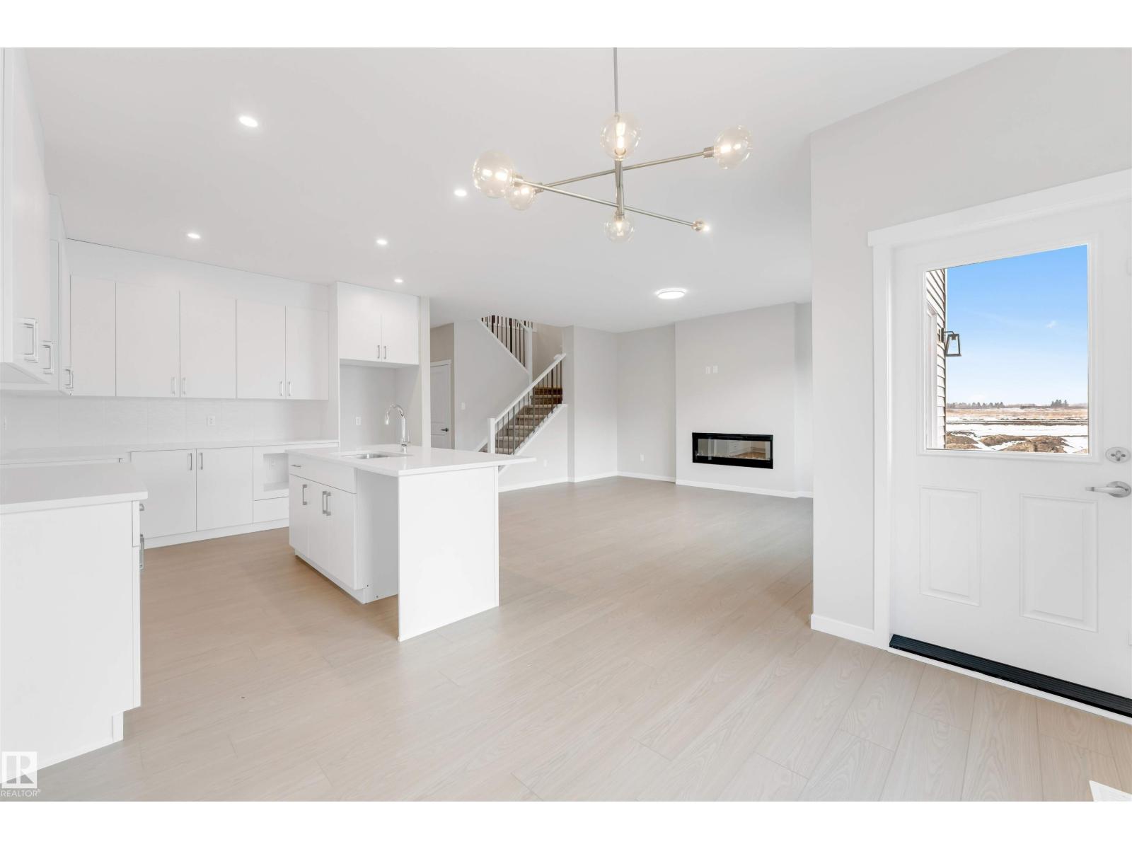 17839 7 St Ne, Edmonton, Alberta  T5Y 4K3 - Photo 5 - E4482443