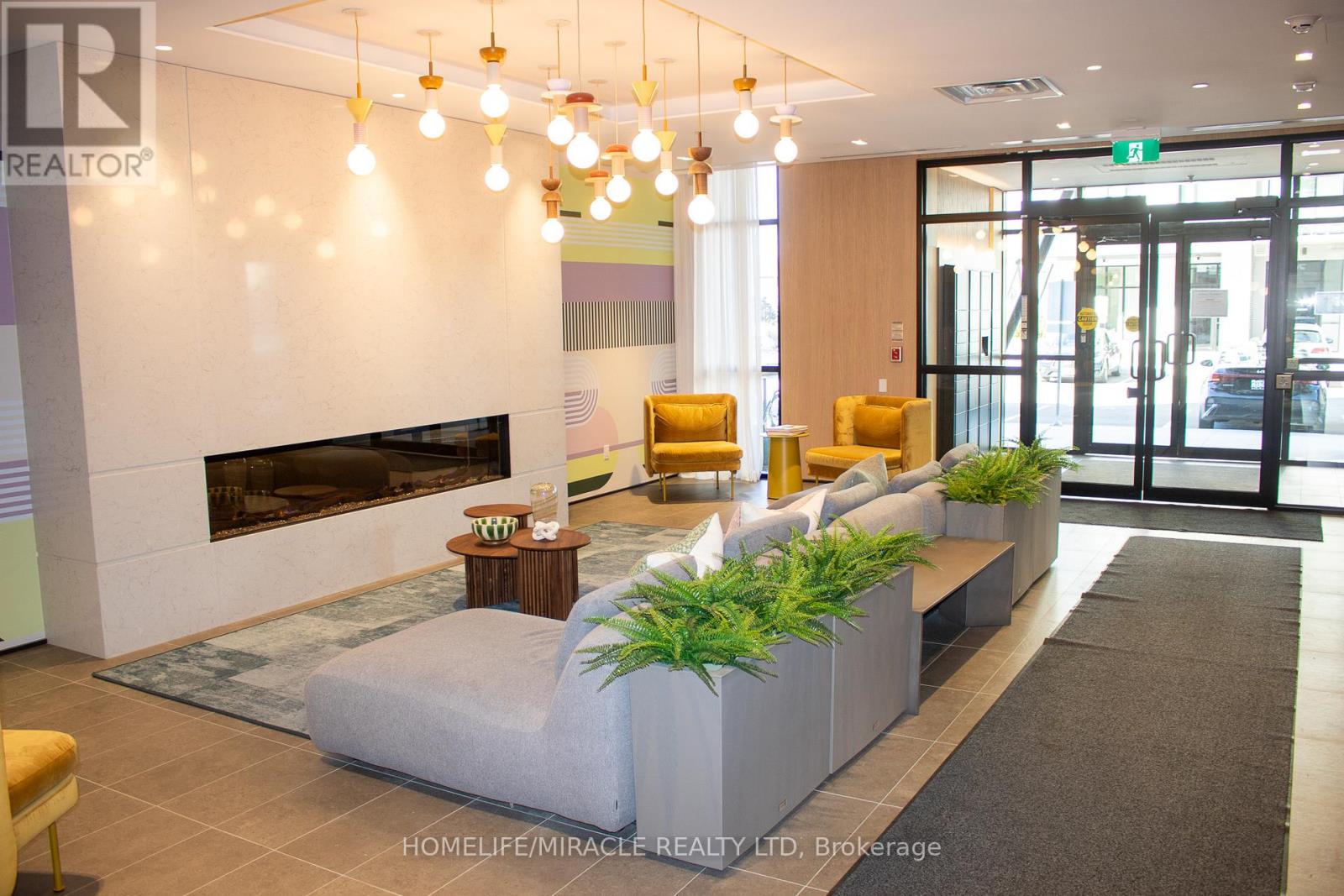 409 - 760 Whitlock Avenue, Milton, Ontario  L9E 1S2 - Photo 3 - W13003790