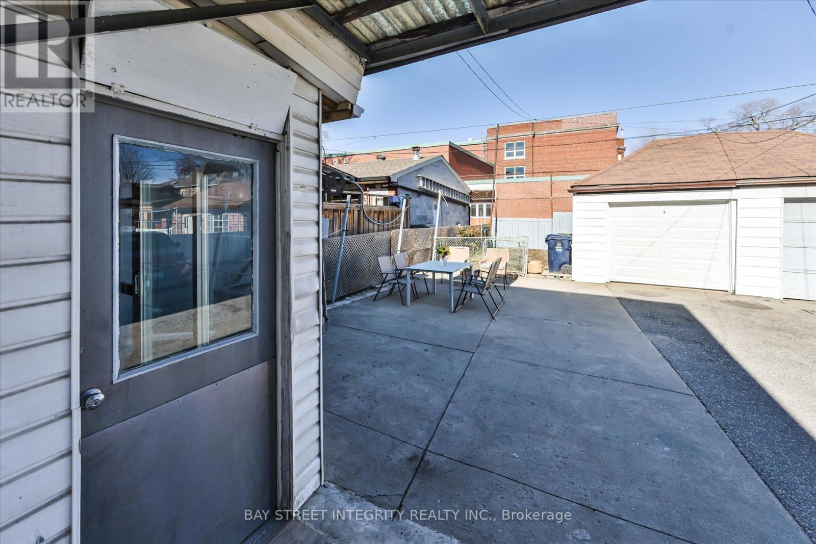 5 Regent Street, Toronto, Ontario  M6N 3N6 - Photo 28 - W13003802