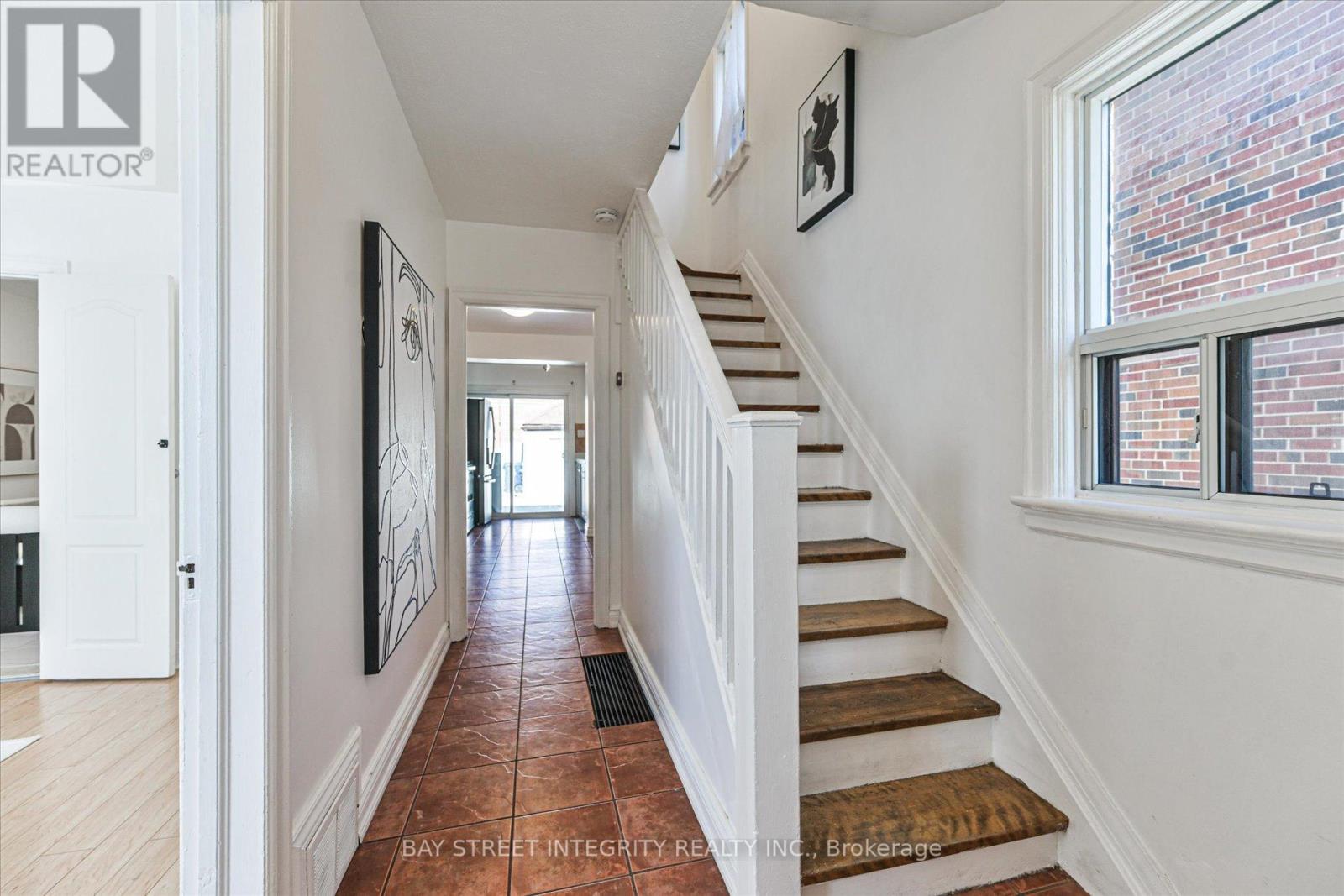 5 Regent Street, Toronto, Ontario  M6N 3N6 - Photo 4 - W13003802