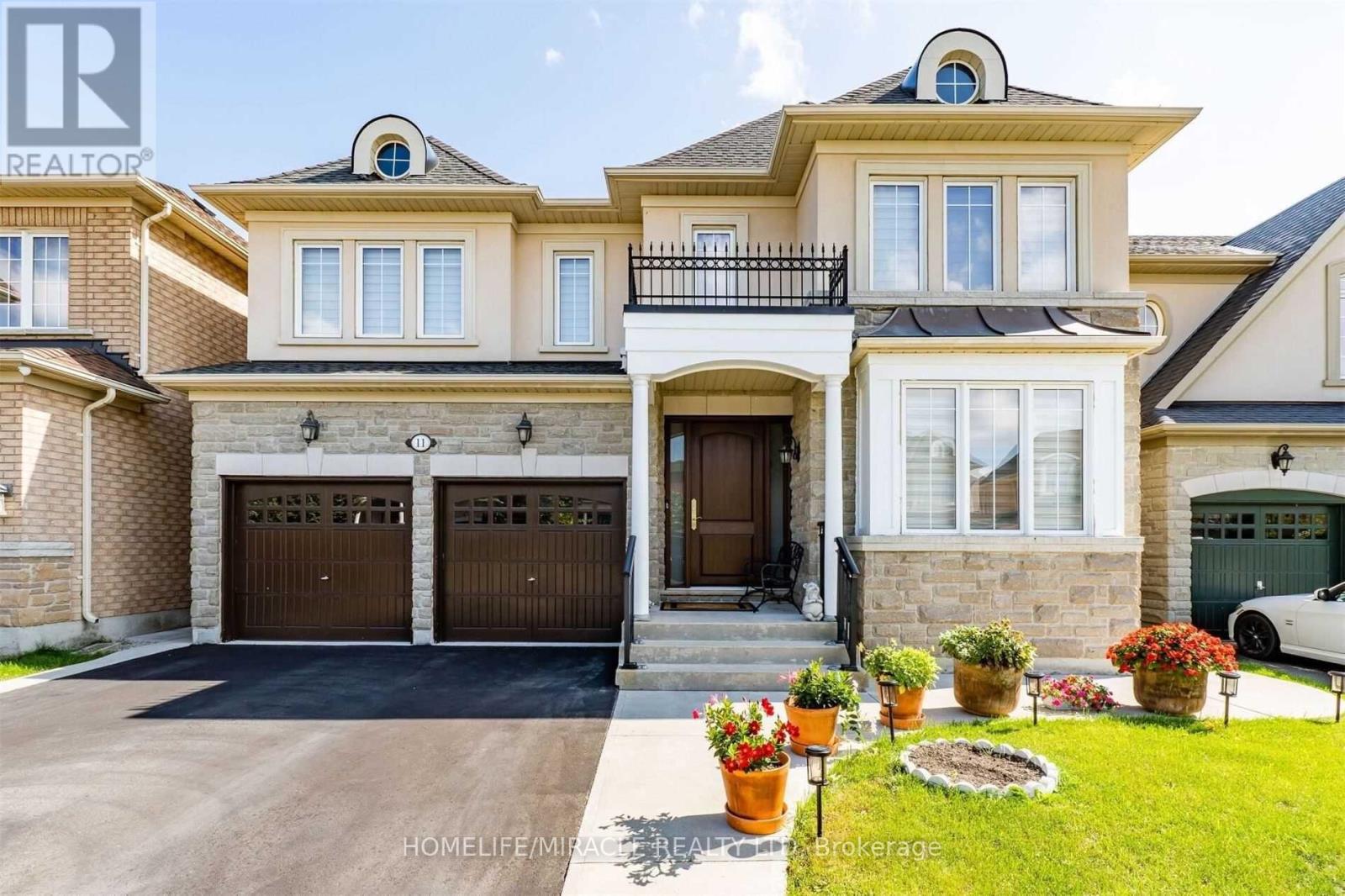 11 Condorvalley Crescent, Brampton, Ontario  L6P 2T7 - Photo 1 - W13003852