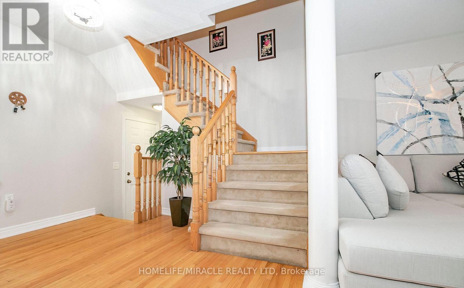 29 Dewridge Court, Brampton, Ontario  L6R 3C1 - Photo 10 - W13003868