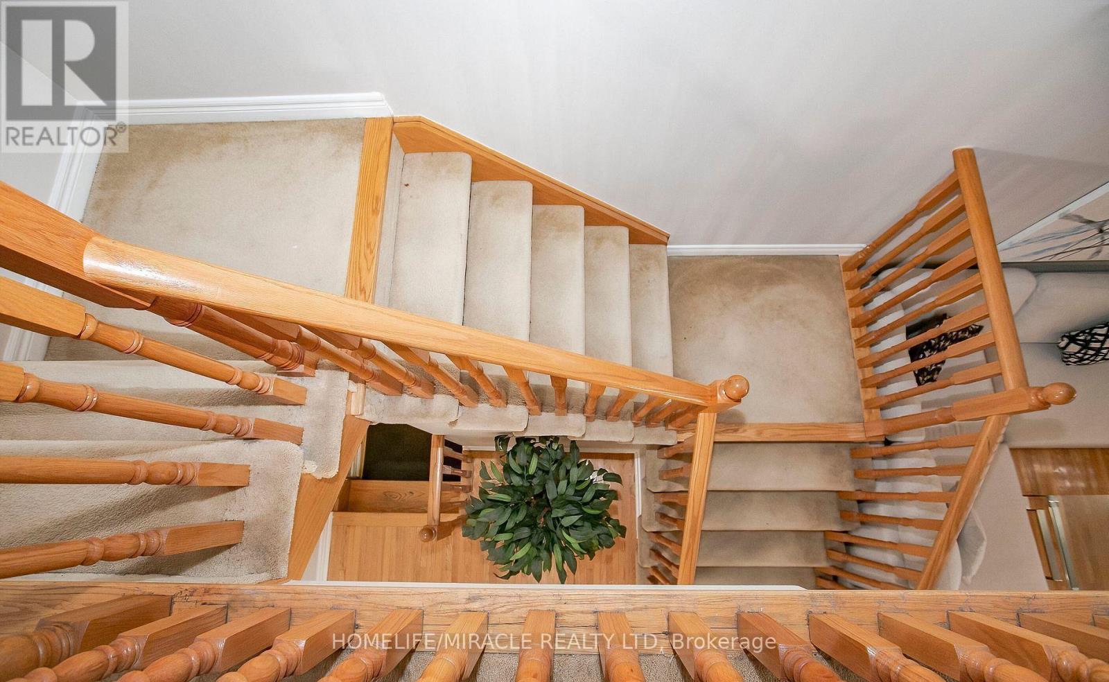 29 Dewridge Court, Brampton, Ontario  L6R 3C1 - Photo 15 - W13003868