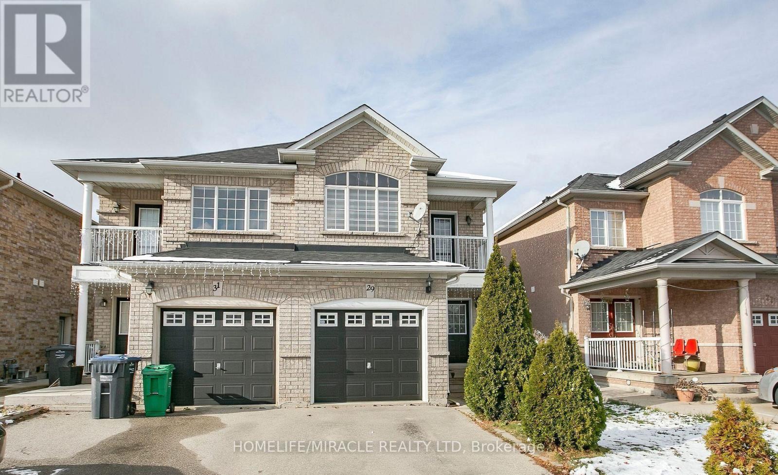 29 Dewridge Court, Brampton, Ontario  L6R 3C1 - Photo 2 - W13003868