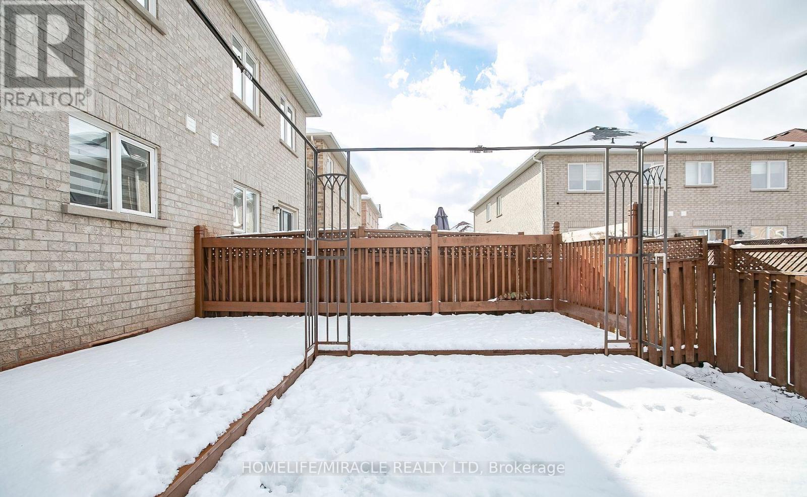 29 Dewridge Court, Brampton, Ontario  L6R 3C1 - Photo 28 - W13003868