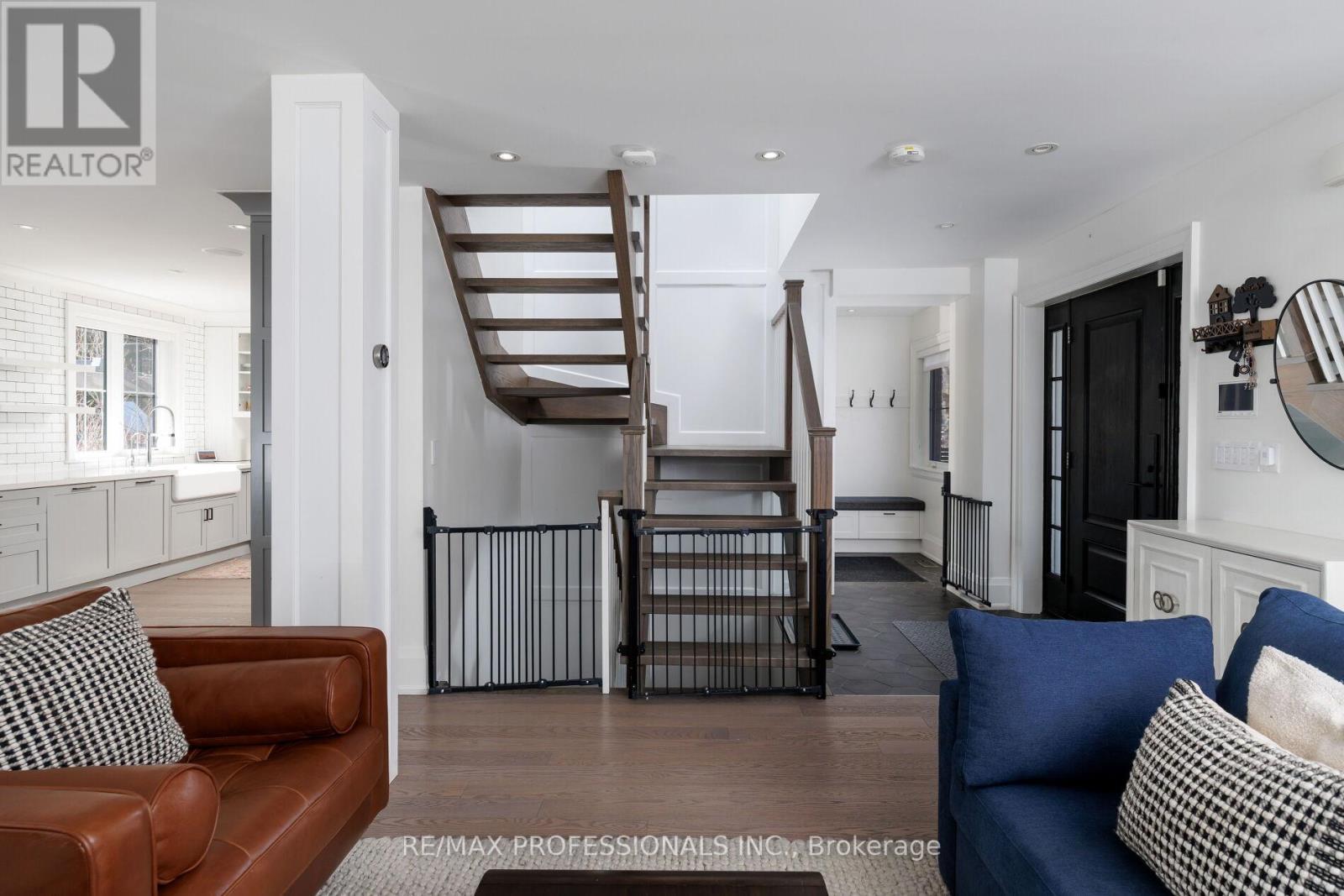 9 Bernice Avenue, Toronto, Ontario  M8Y 1Z5 - Photo 10 - W13003874