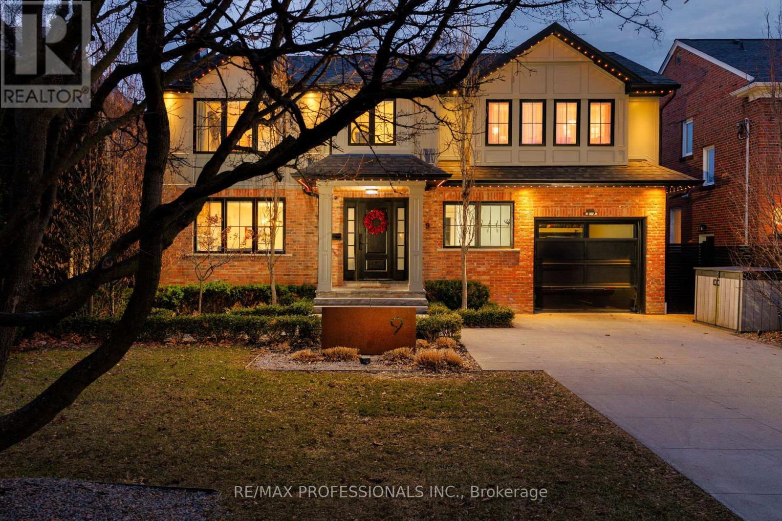 9 Bernice Avenue, Toronto, Ontario  M8Y 1Z5 - Photo 2 - W13003874