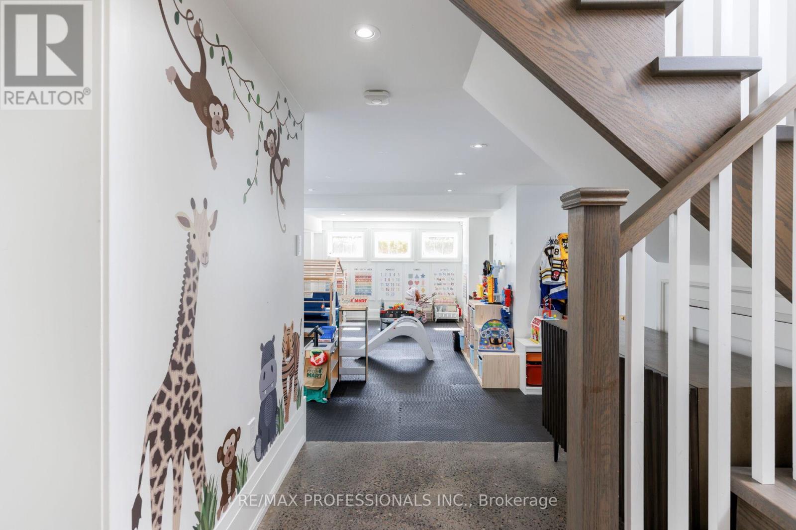 9 Bernice Avenue, Toronto, Ontario  M8Y 1Z5 - Photo 37 - W13003874