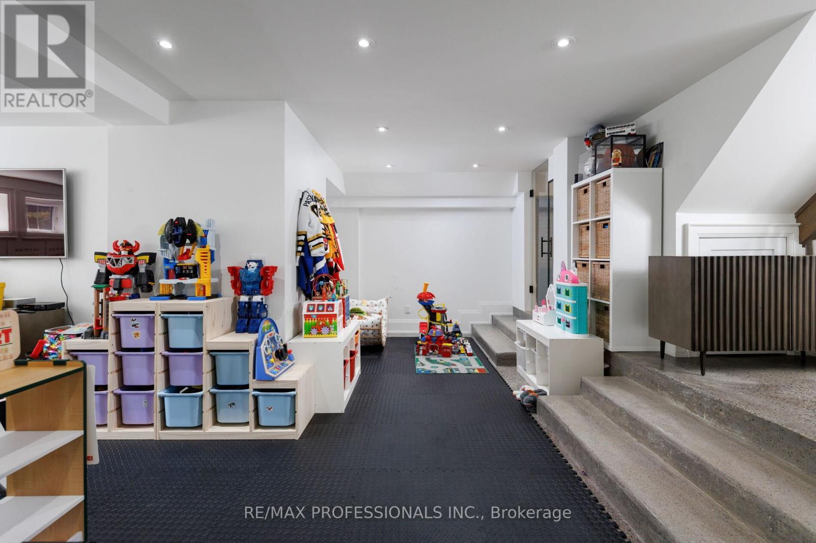 9 Bernice Avenue, Toronto, Ontario  M8Y 1Z5 - Photo 39 - W13003874