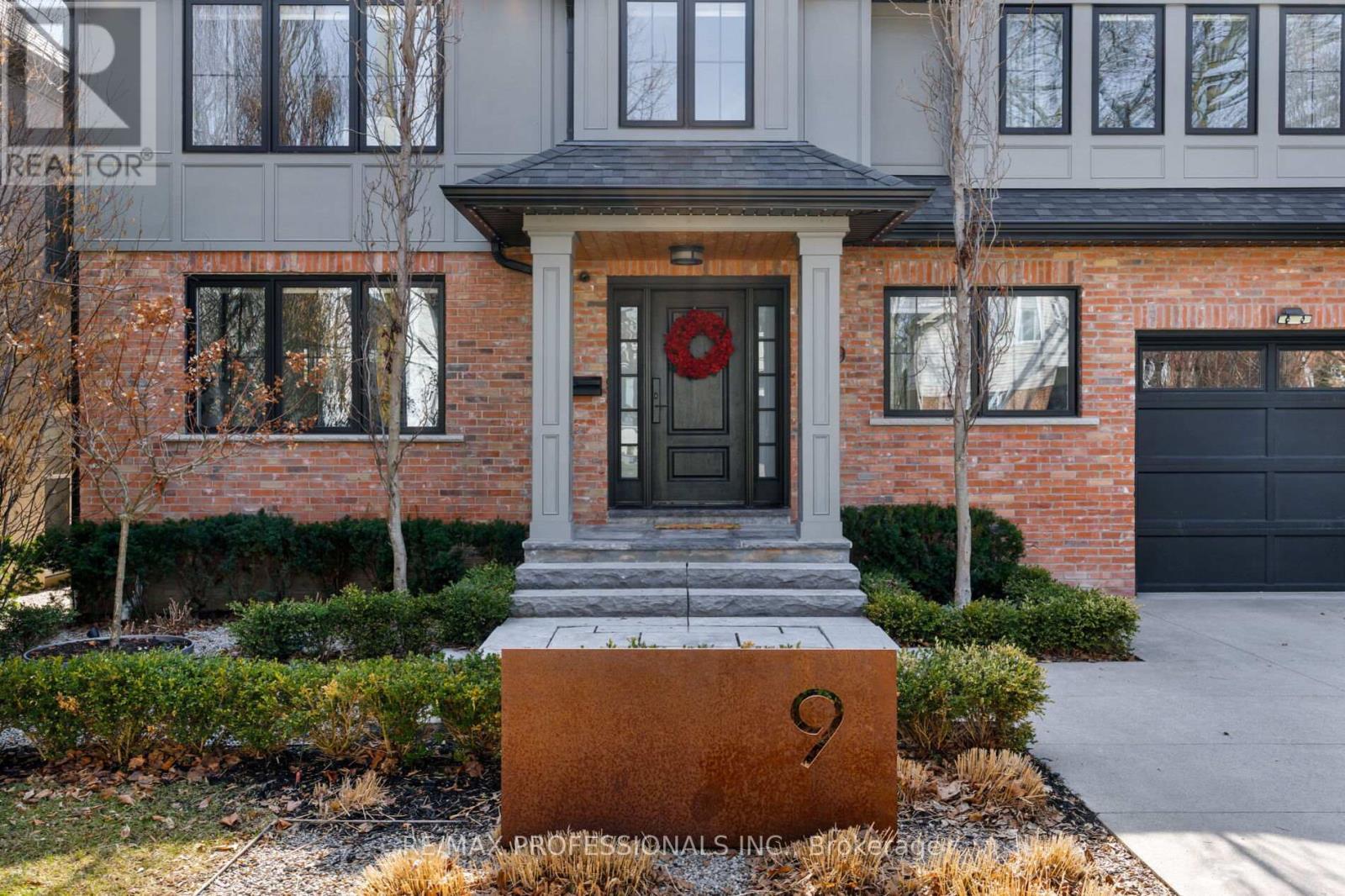 9 Bernice Avenue, Toronto, Ontario  M8Y 1Z5 - Photo 4 - W13003874