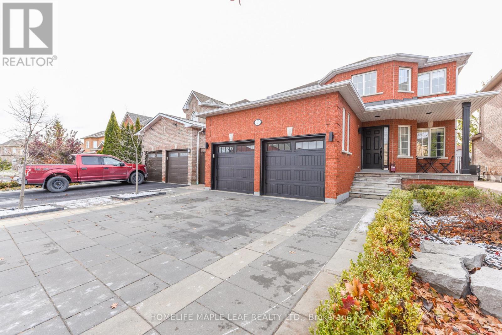 7 Southbury Manor Drive, Caledon, Ontario  L7E 1X7 - Photo 3 - W13003886