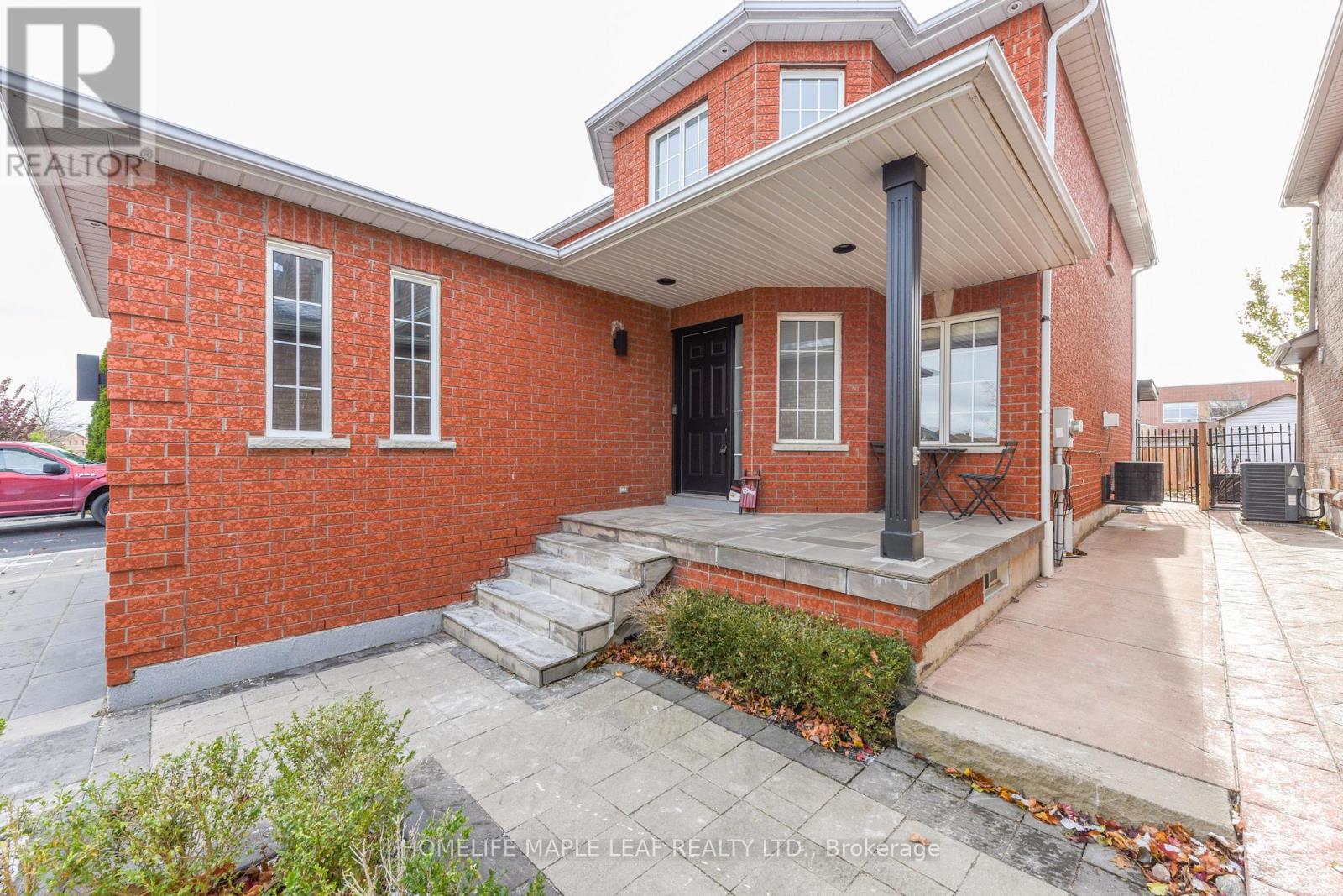 7 Southbury Manor Drive, Caledon, Ontario  L7E 1X7 - Photo 4 - W13003886