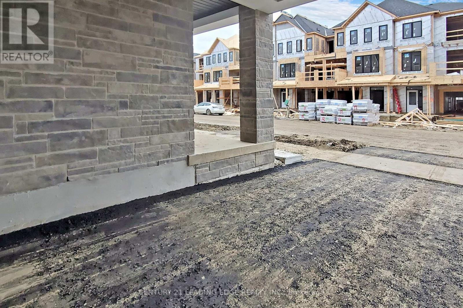 66 Melmar Street, Brampton, Ontario  L7A 5K8 - Photo 3 - W13003898