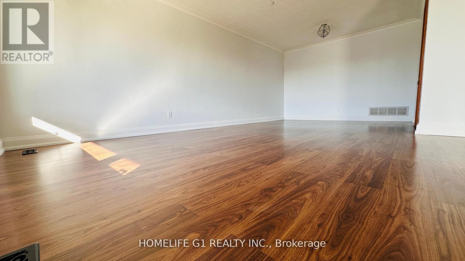 12 Primula Crescent, Toronto, Ontario  M9L 1K1 - Photo 4 - W13003900