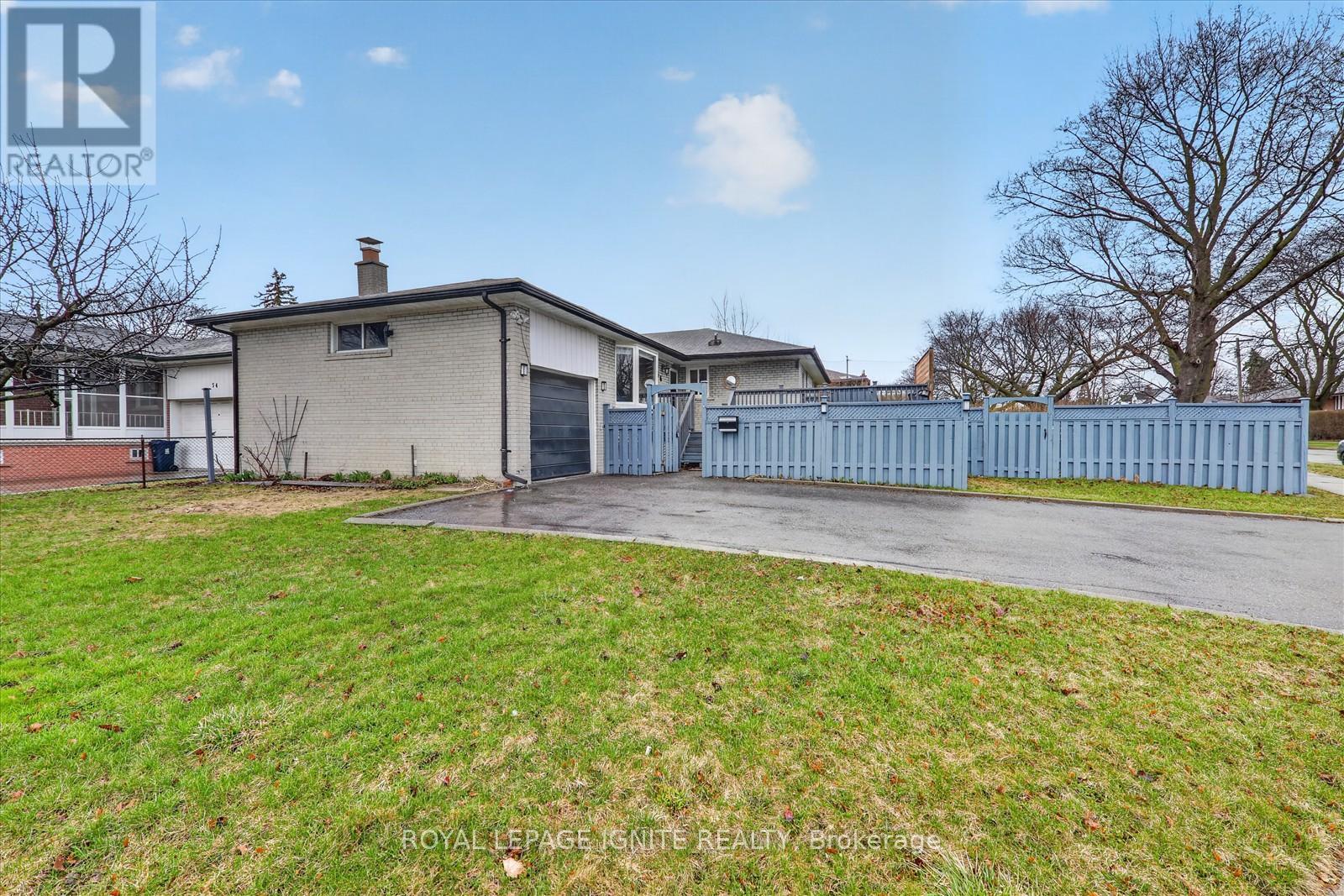 56 Frost Street, Toronto, Ontario  M9W 1Y8 - Photo 2 - W13003988