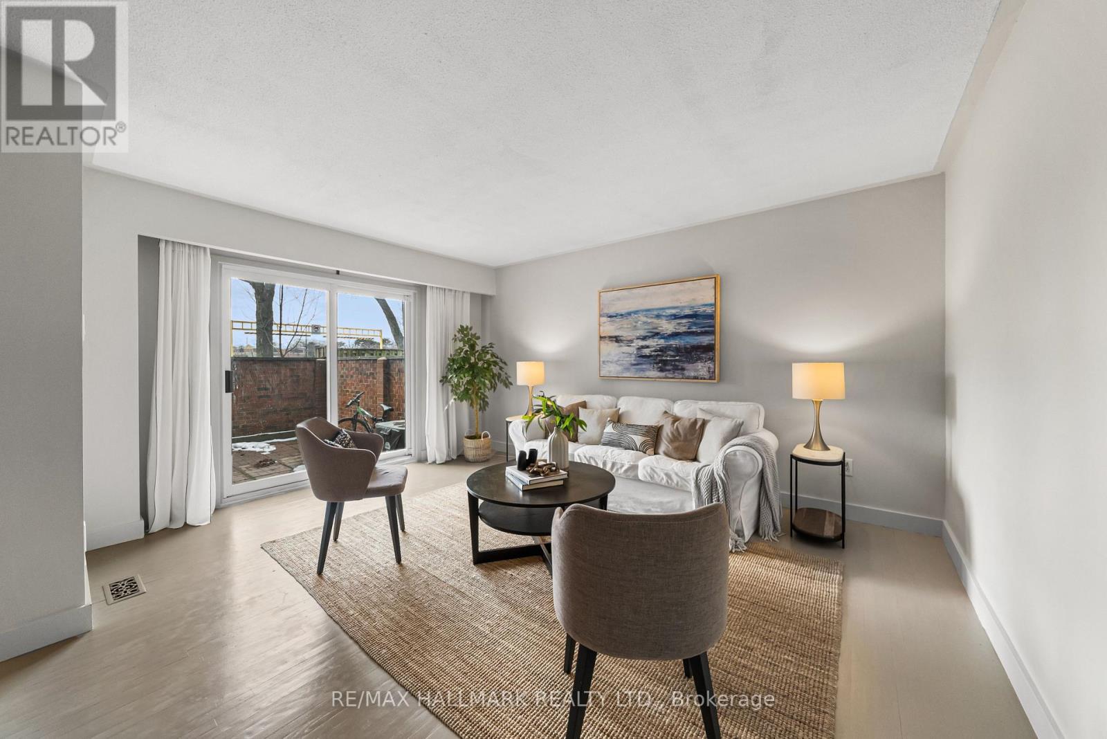 619 Timber Lane, Burlington, Ontario  L7L 4B1 - Photo 3 - W13003992