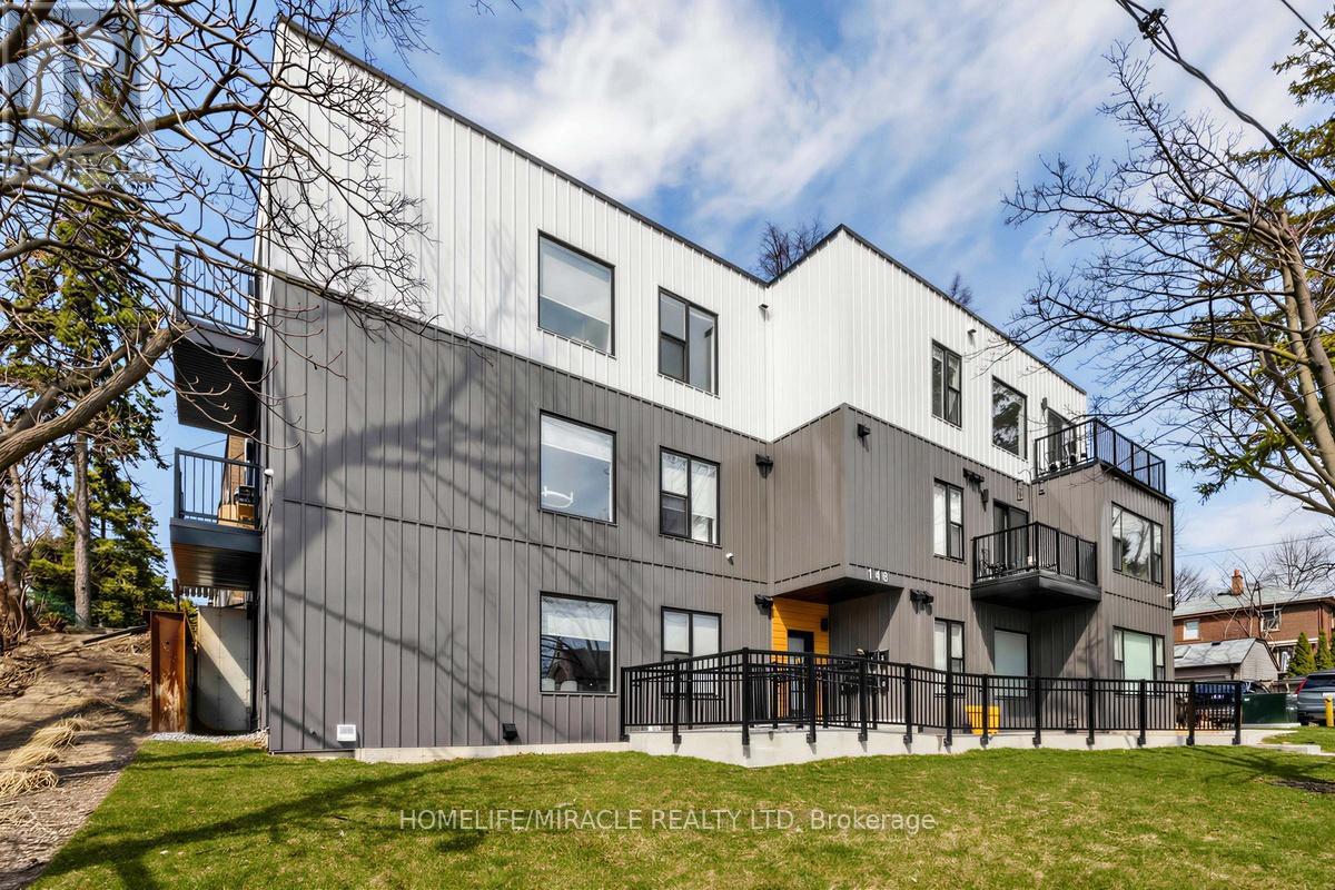 3 - 148 GLENLAKE AVENUE, Toronto, Ontario