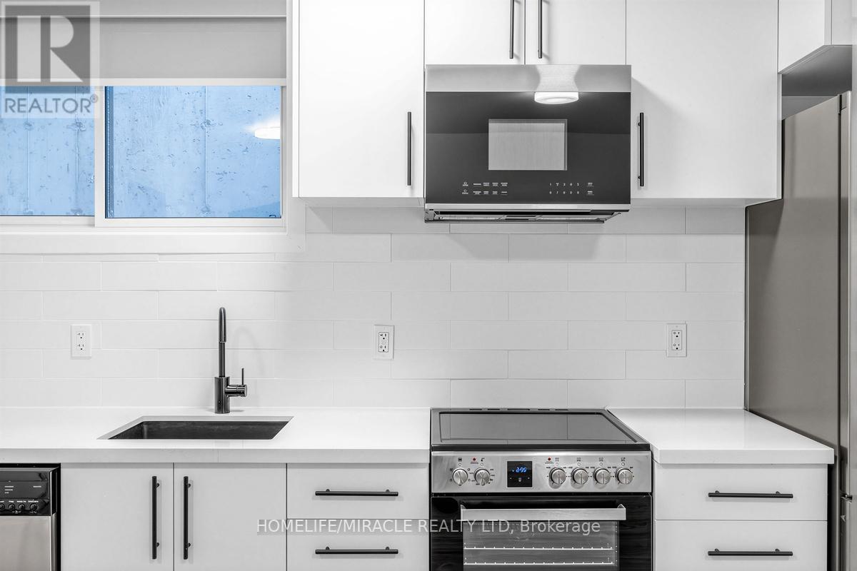 3 - 148 Glenlake Avenue, Toronto, Ontario  M6P 1E7 - Photo 10 - W13004014