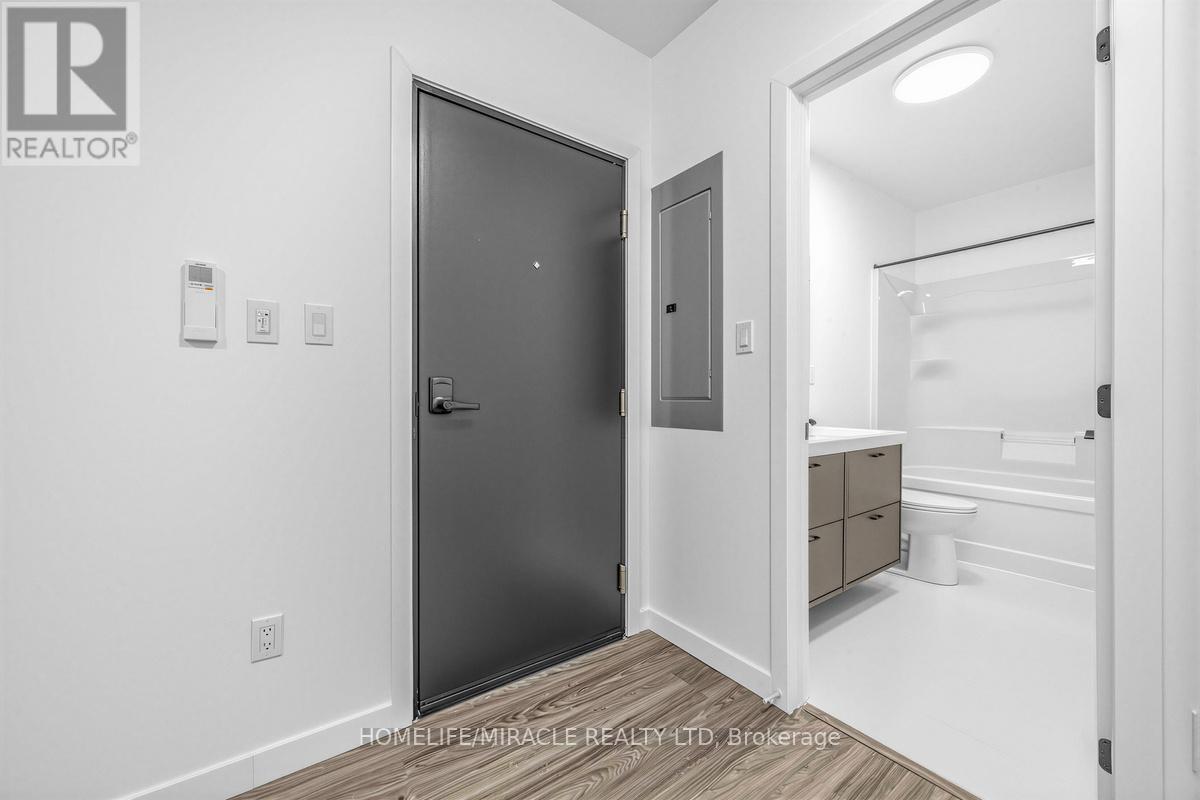 3 - 148 Glenlake Avenue, Toronto, Ontario  M6P 1E7 - Photo 5 - W13004014