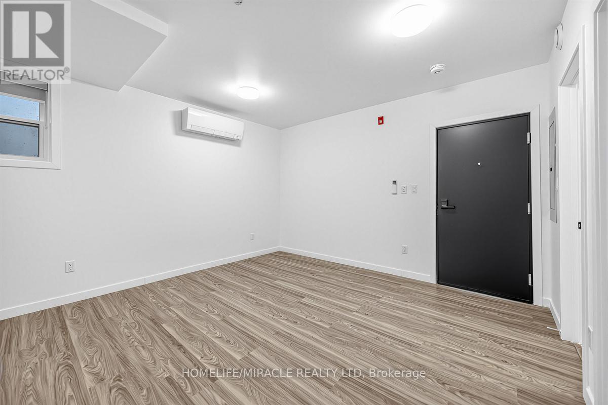 3 - 148 Glenlake Avenue, Toronto, Ontario  M6P 1E7 - Photo 6 - W13004014